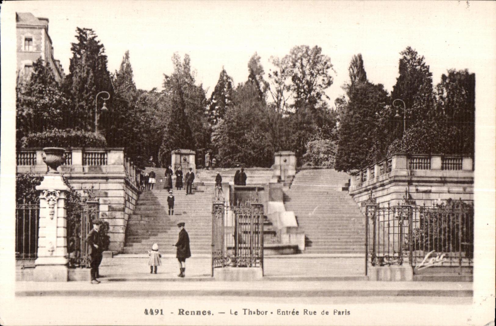 CPA Rennes Le Thabor Entree Rue de Paris