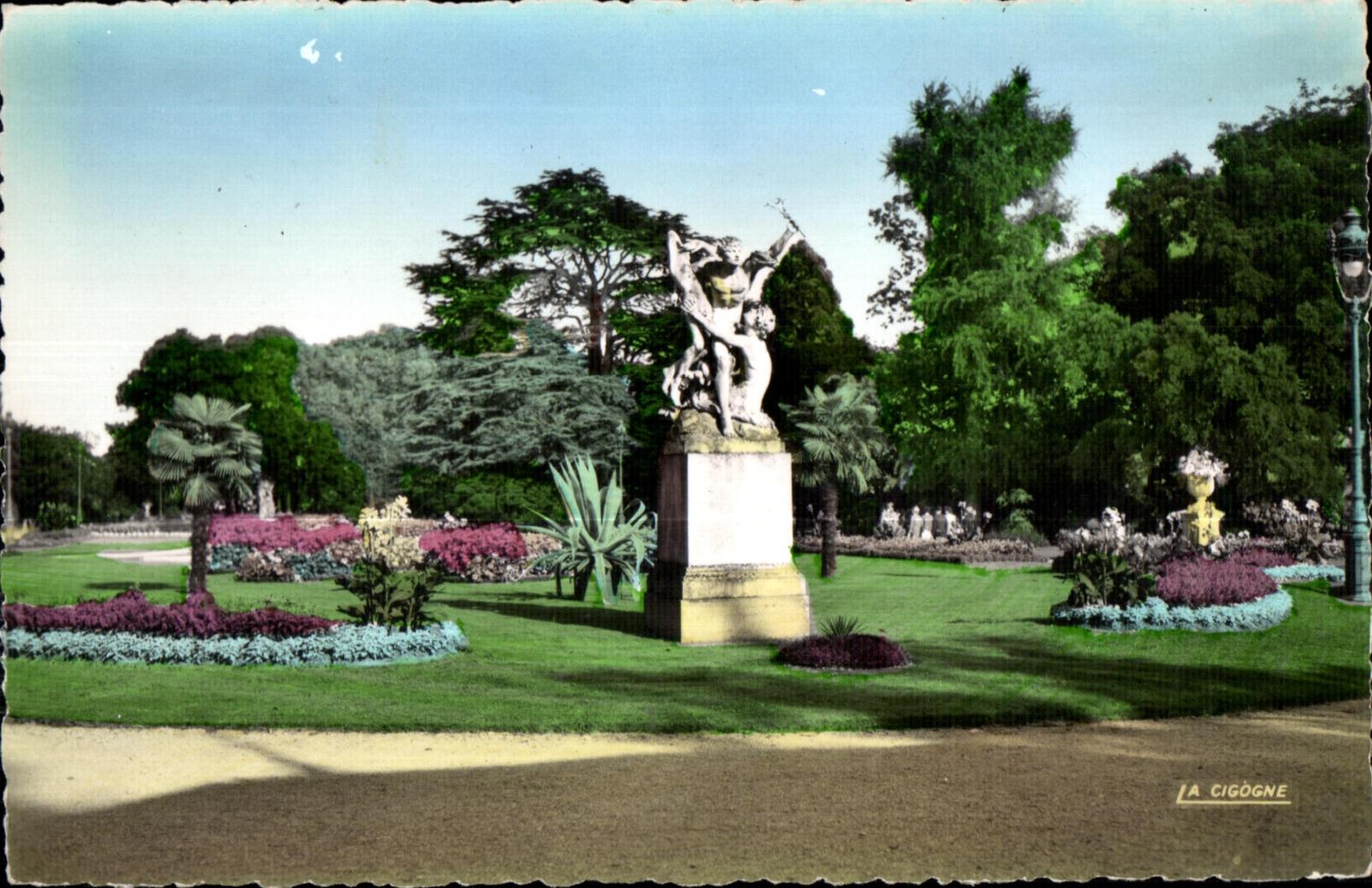 CPSM Rennes (Ille et Vilaine) Le Jardin des Plantes