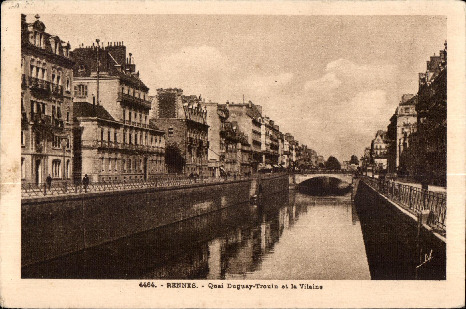 CPA Rennes Quai duguay Trouin et la Vilaine