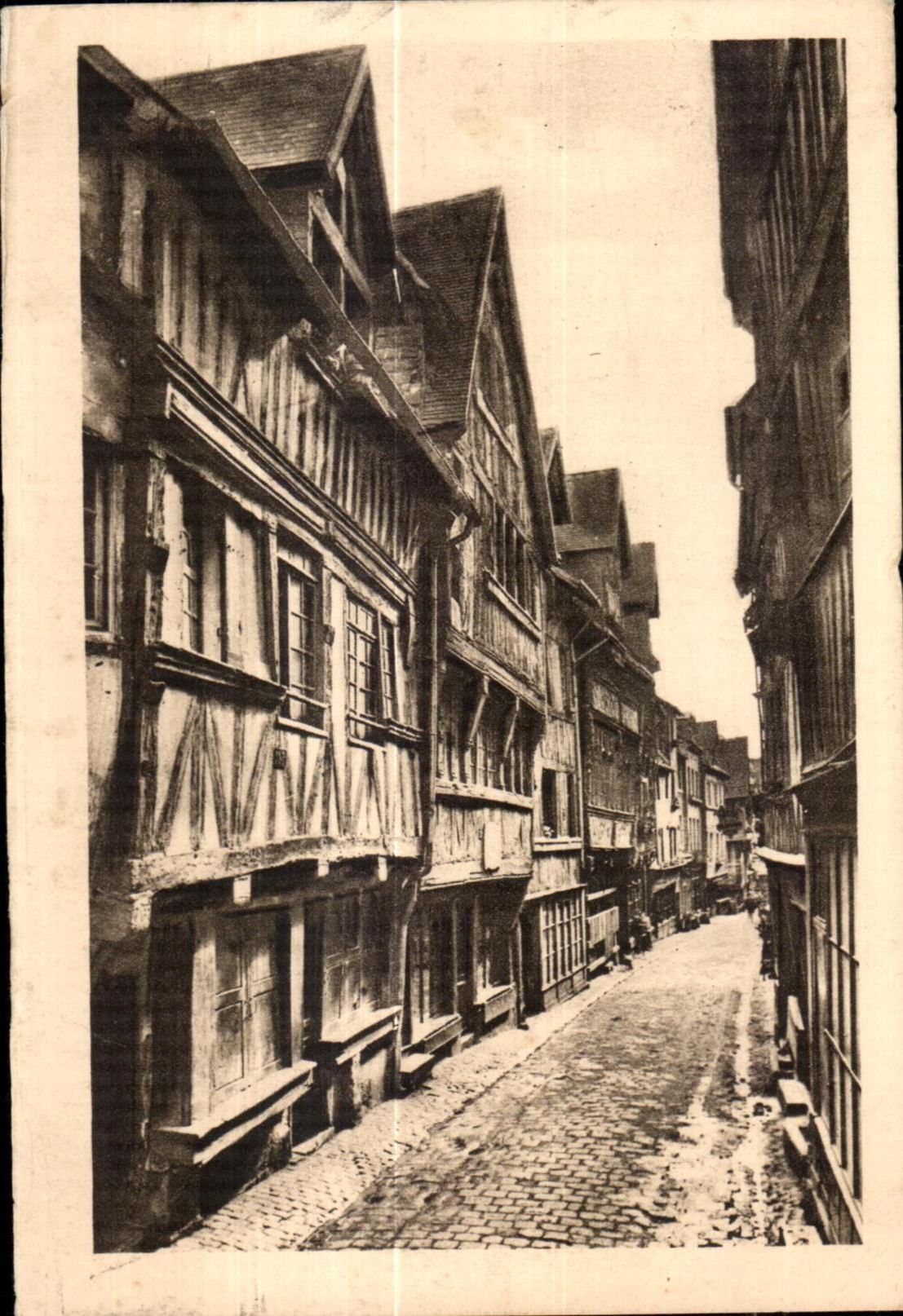 CPA Lisieux La Rue aux Feves Fevres street