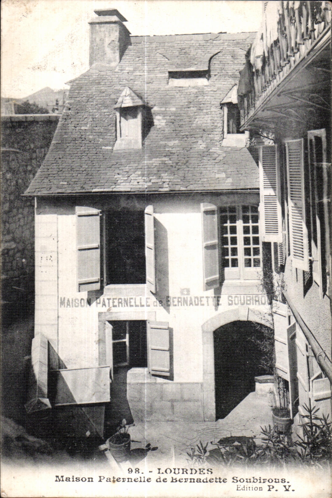 CPA Lourdes Maison Paternelle de Brnadett Soubirous Edition