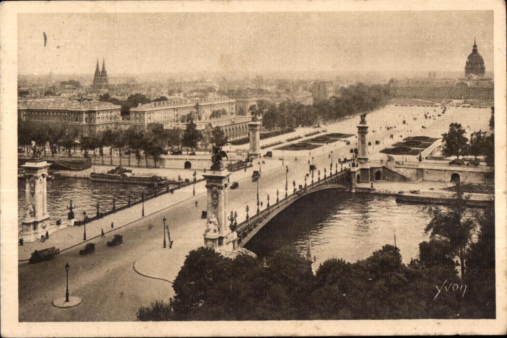 CPA Paris While Strolling the Bridge Alexandre III and I Esplanande Of the Invalid Alexandre III bridge and Invalids Esplanande