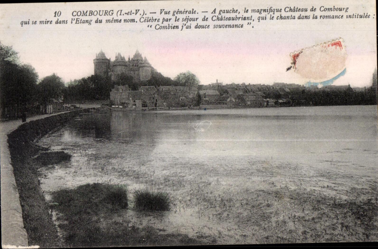 CPA Combourg (I et V) Vue generale A gauche le magnifique Chateau de Combourge qui se mire dans I Etang du mime nom