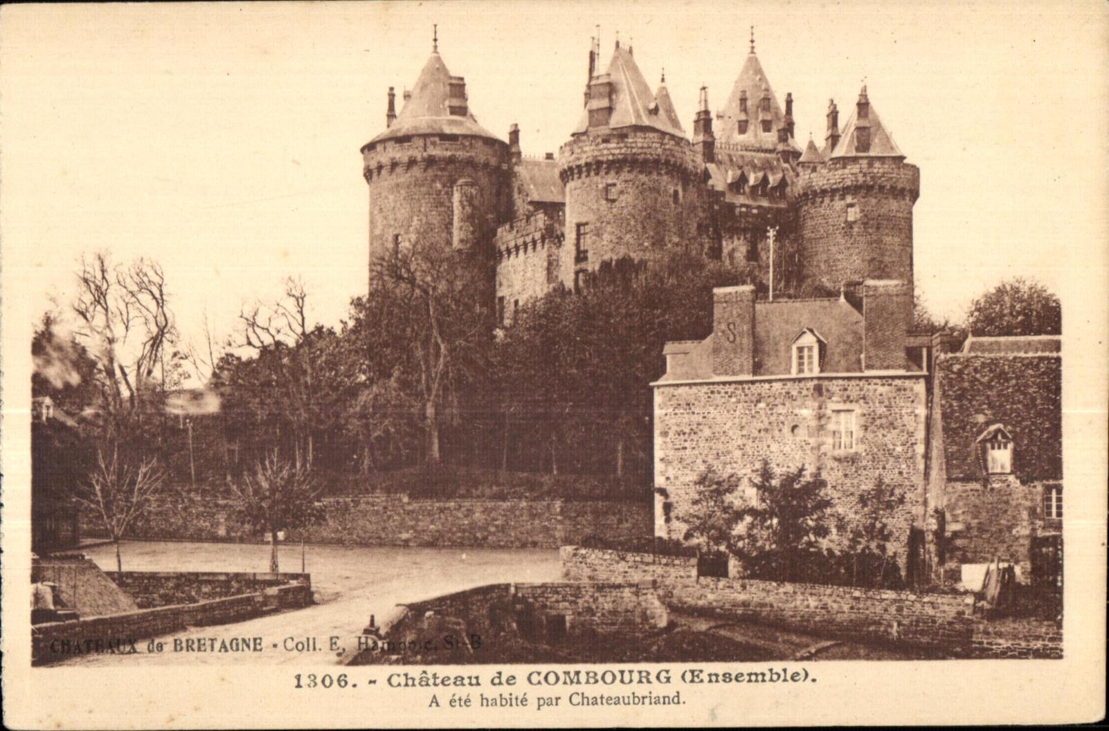 CPA Chateau de Combourg (Ensemble)