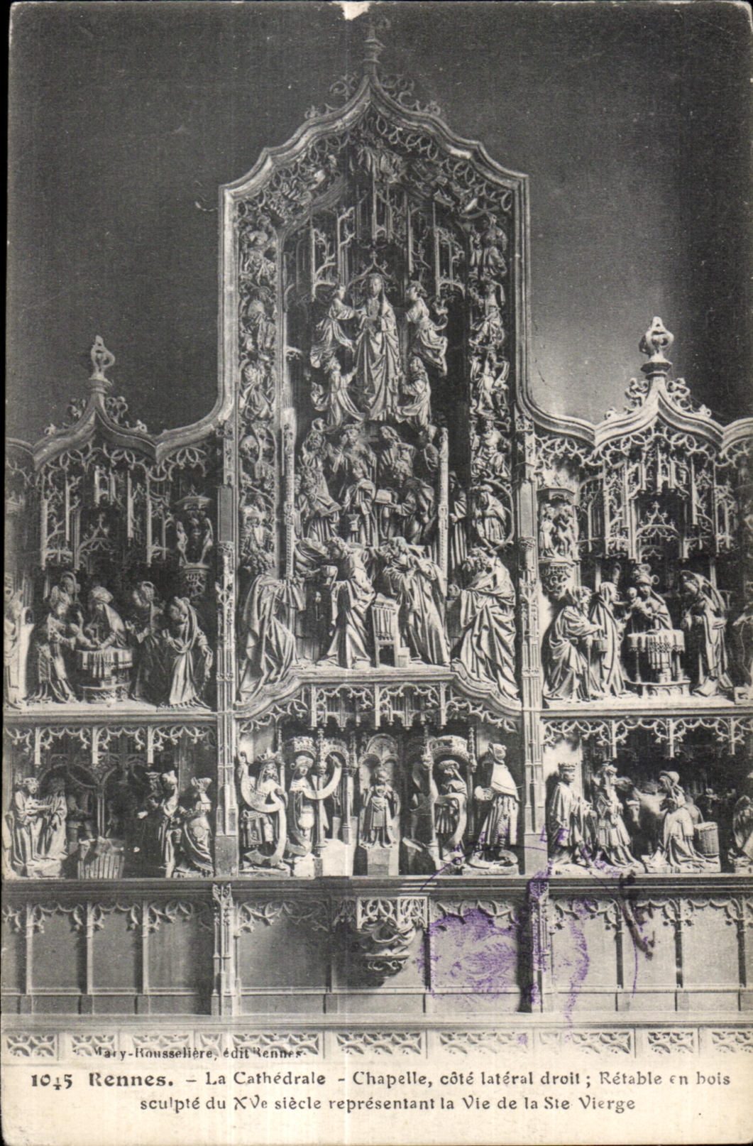 CPA Rennes la Cathedrale Chapelle cote lateral droit Retable en bats sculpte du X ve slecle representant la Vie de la St
