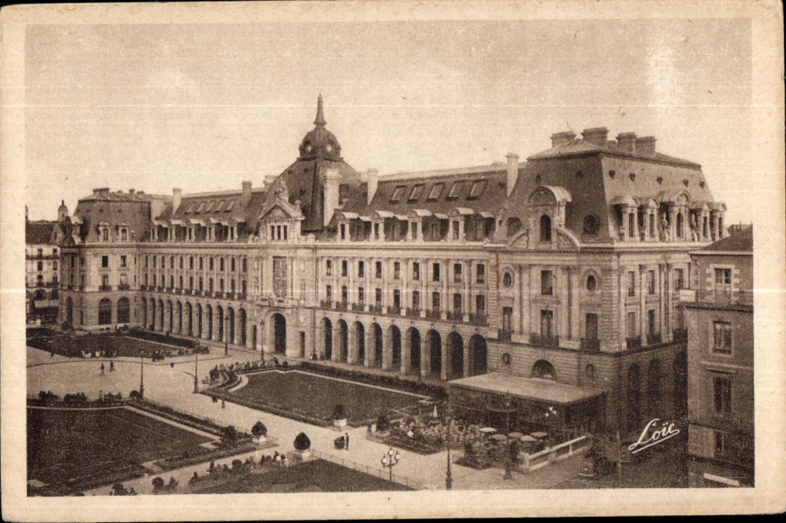 CPA Rennes Palais du Commerce et Jardins sur la Vilaine Martenot et Le Ray architectes