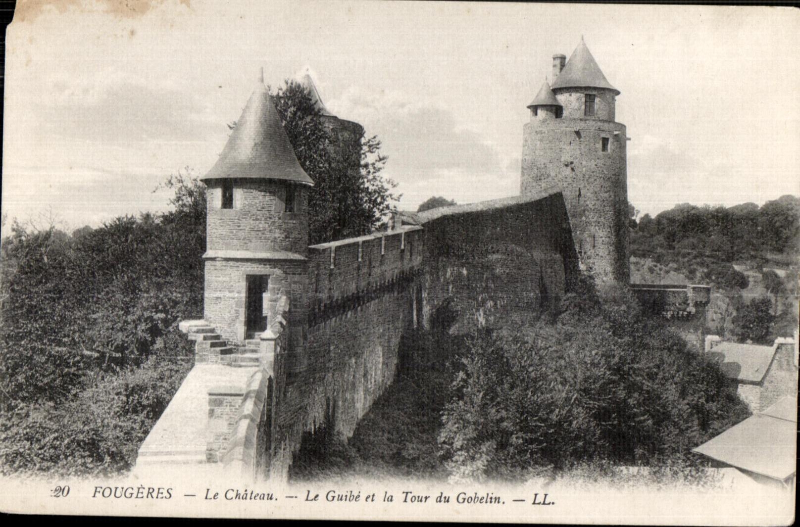 CPA Fougeres Le Chateau Le Guibe et la Tour du Gobelin