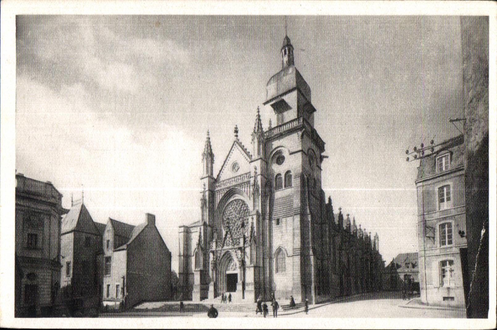 CPA Fougeres Eglise Saint Leonard