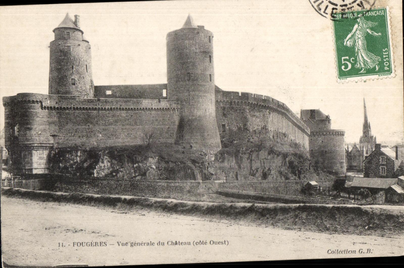 CPA Fougeres Vue Generale Du Chateau