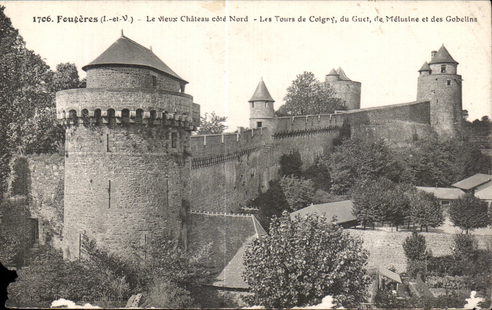 CPA Fougeres Le Vieux Chateau cote Nord Les Tours de Colgny du Guet de Melusine et des Goblins