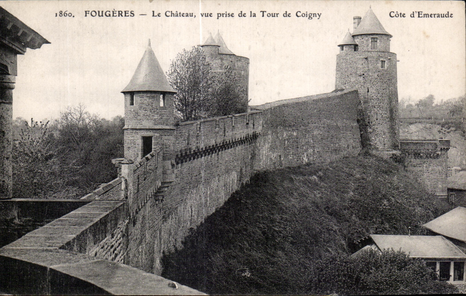 CPA Fougeres Le Chateau vue prise de la Tour de Coigny