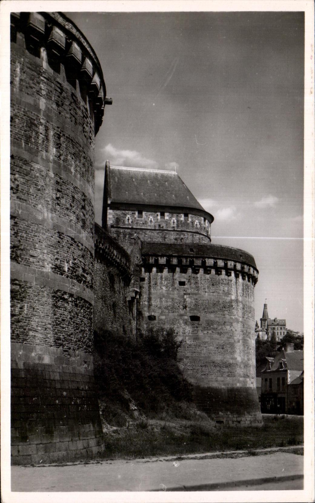 CPA Fougeres La Chateau Tour Raoul