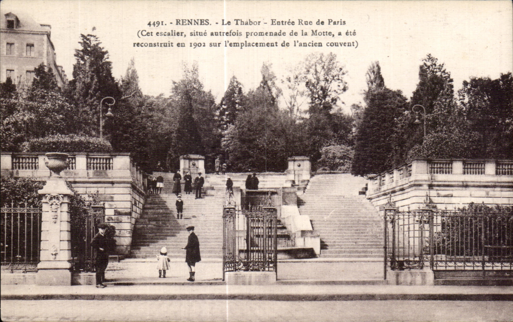 CPA Rennes Le Thabor Entree Rue de Paris