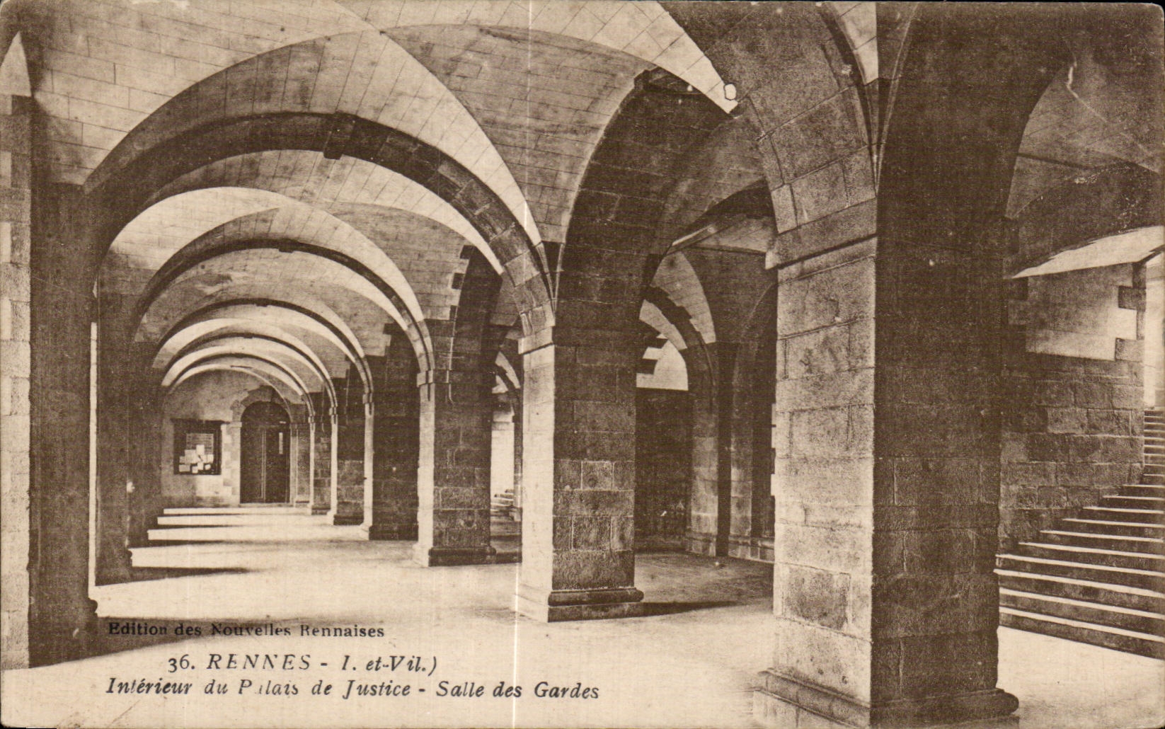 CPA Rennes Interieur du Palais de Justice Salle des Gardes
