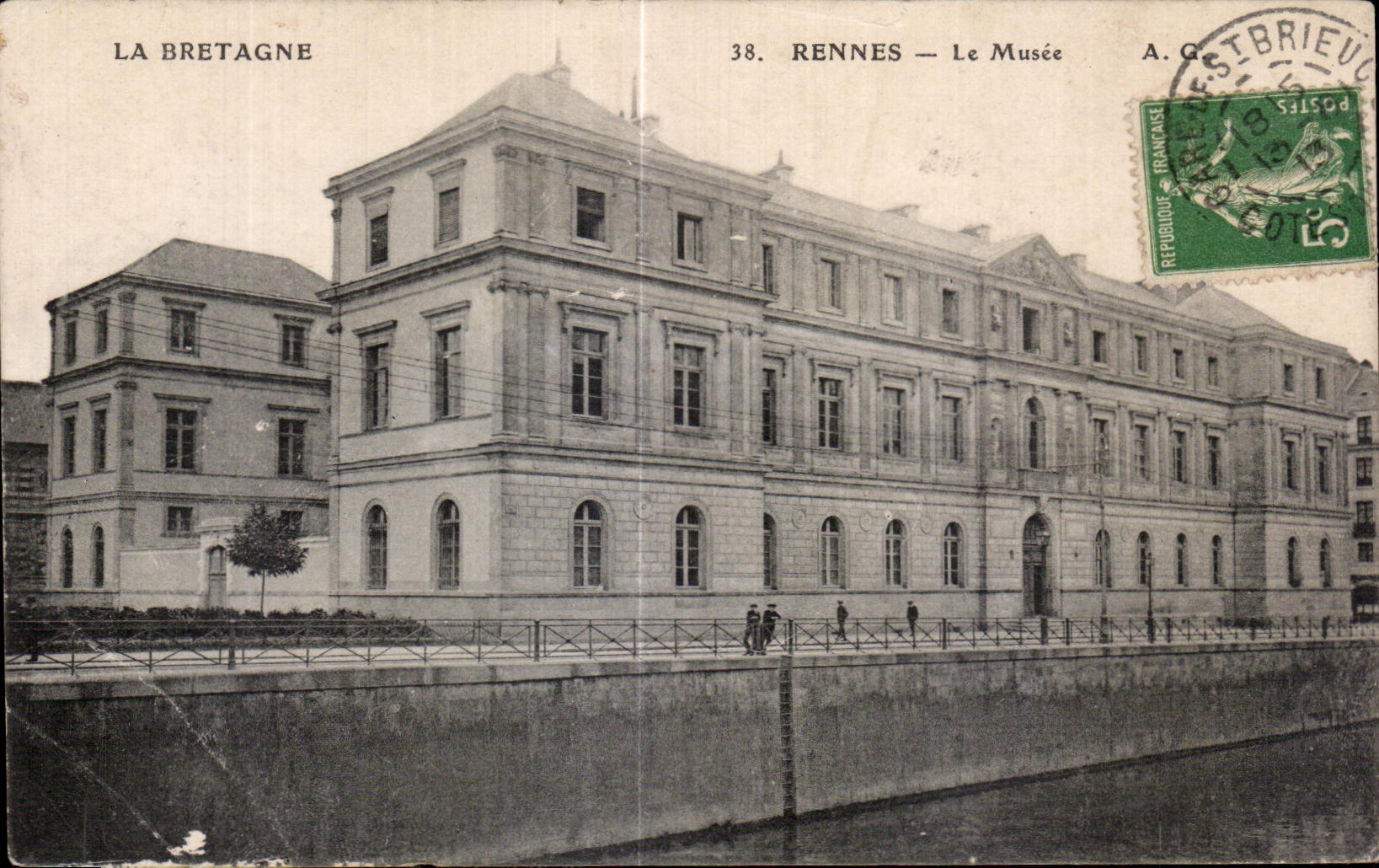 CPA La Bretagne Rennes La Musee