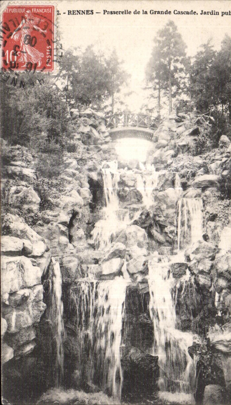 CPA Rennes Passerelle de la Grand Cascade Jardin