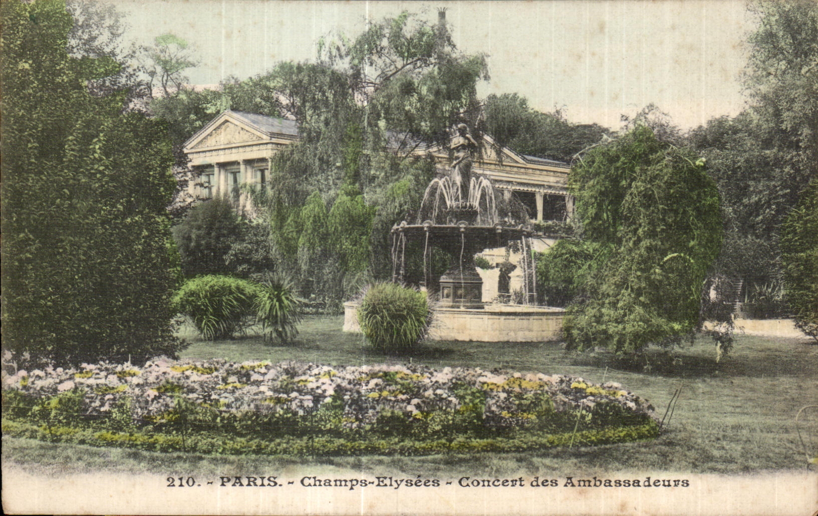 CPA Paris Champs Elysees Concert des Ambassadeurs