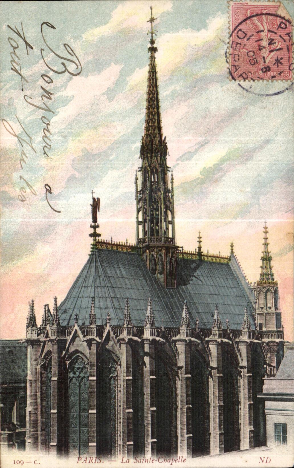 CPA Saint the Paris Vault