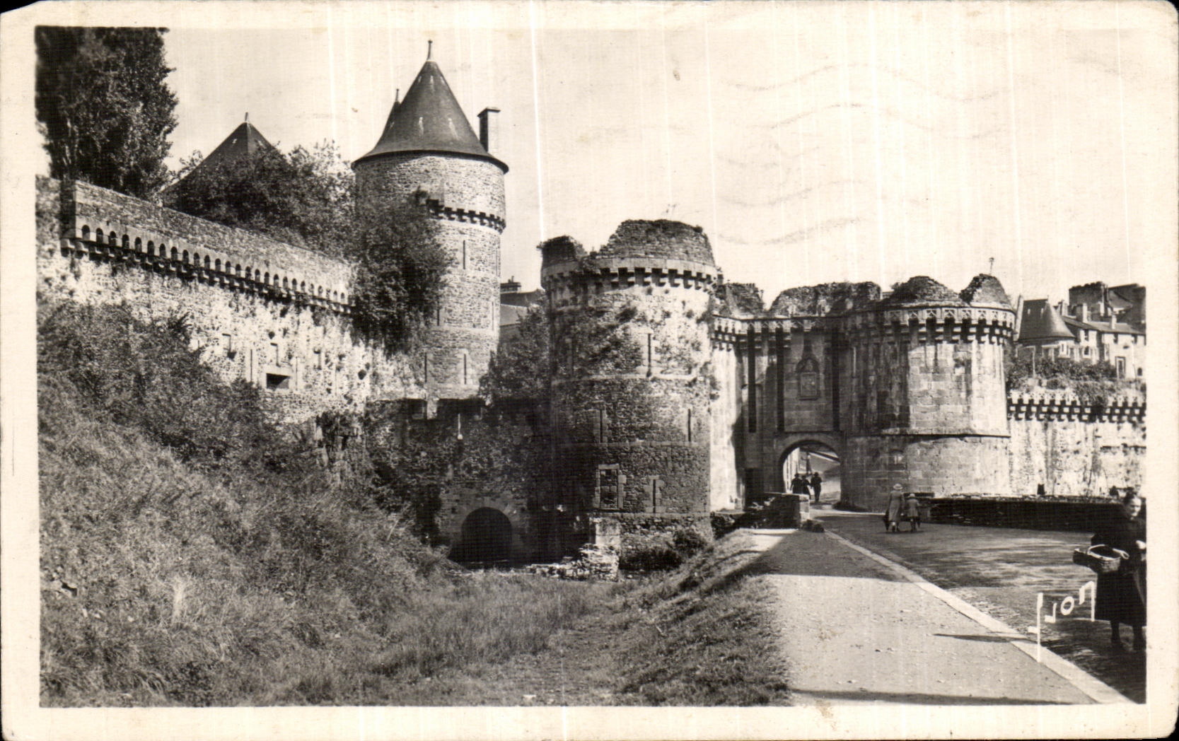 CPA Fougeres (Ille et Vilaine) La Porte Notre Dame