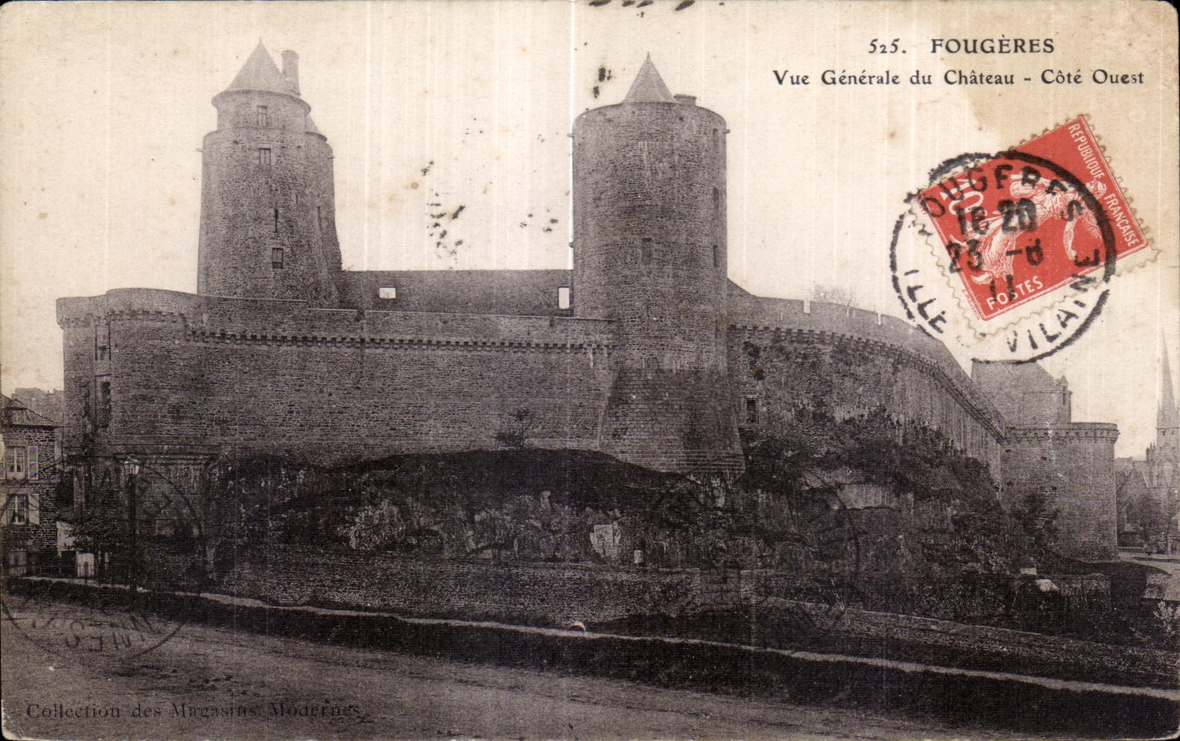 CPA Fougeres Vue Generale du Chateau Cote Ouest