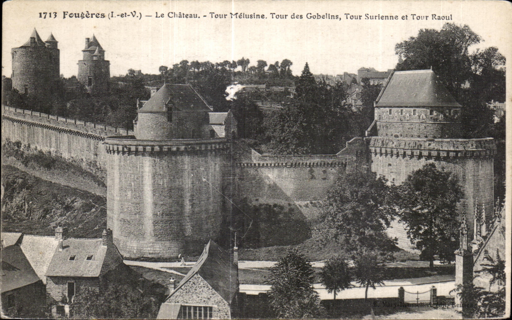 CPA Fougeres Le Chateau Tour Melusine Tour des Gobeline Tour Surienne et Tour Raoul