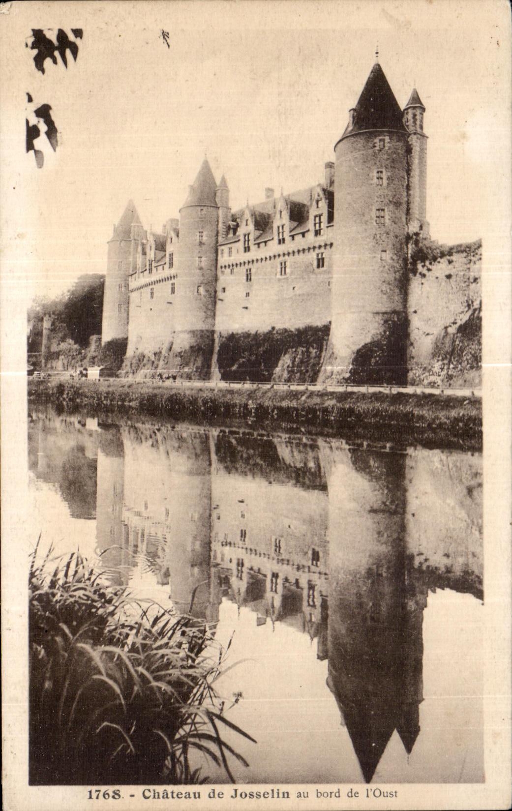 El castillo de CPA de Josselin en el borde de expulsa