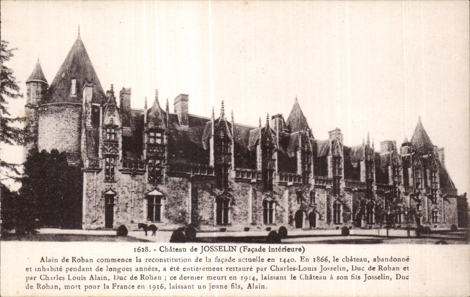 El castillo de CPA de Josselin (ataque frontal interior) Alain de Rohan comienza el reconstritution del facede del actruelle adentro