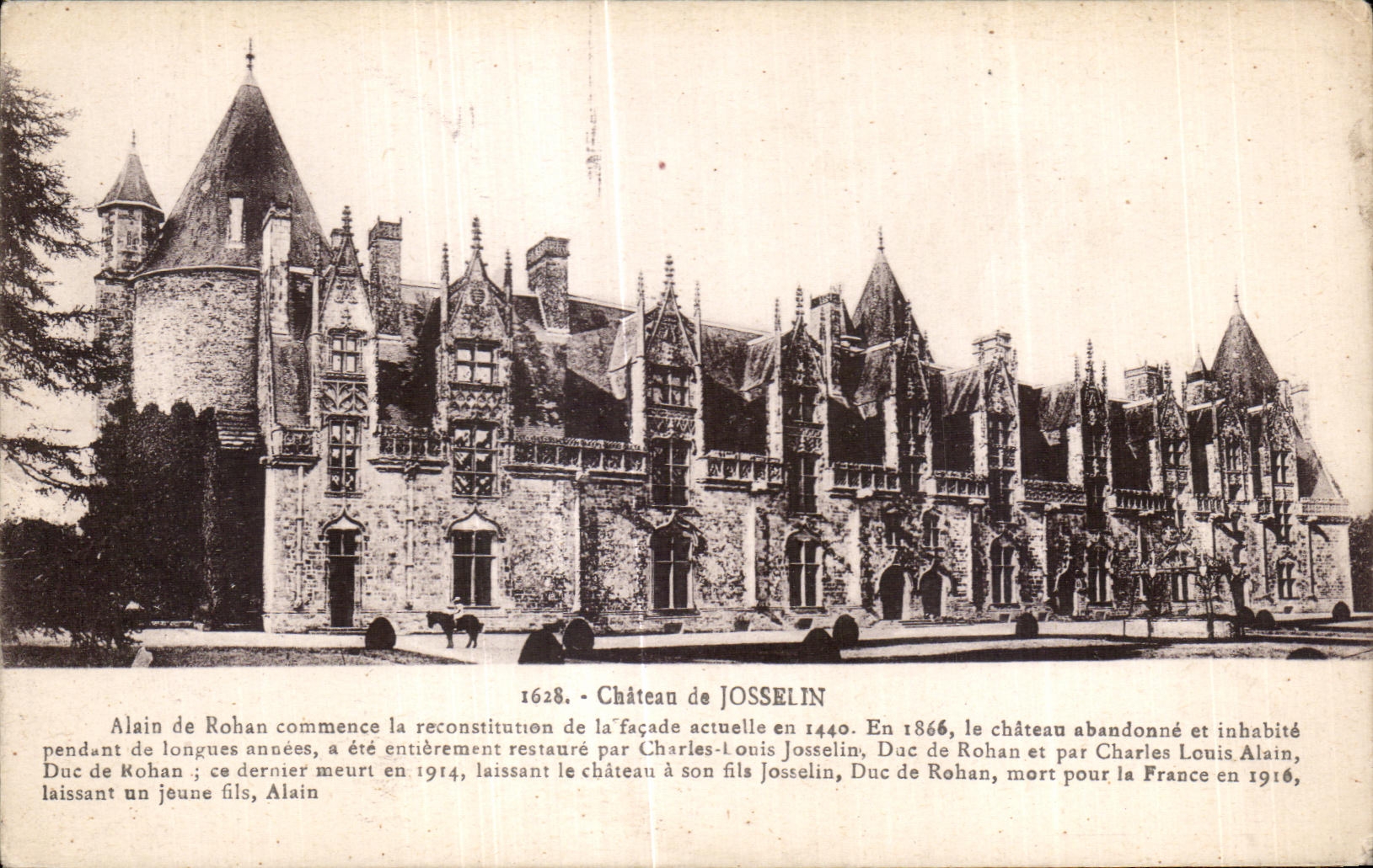 CPA Castle of Josselin Alain de Rohan begins the reconstitution of the current frontage in