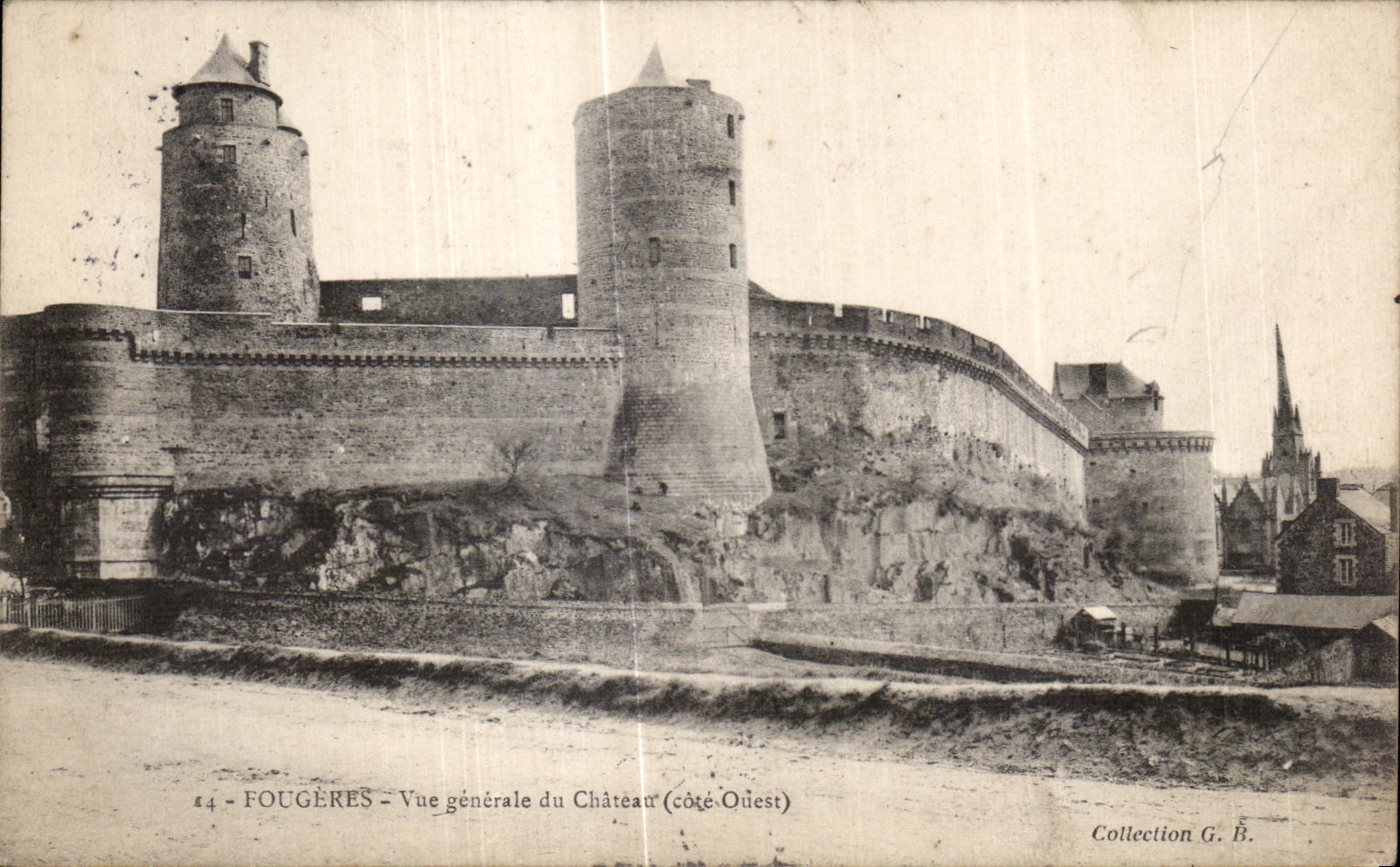 CPA Fougeres Vue generale du Chateau(cote ouest)