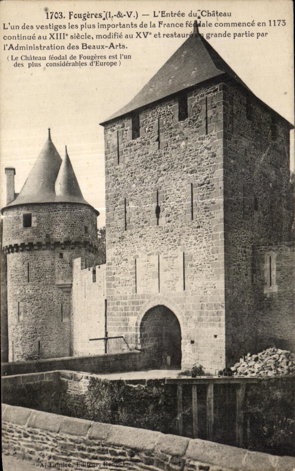 CPA Fougeres L Entree du Chateau L un des vestiges les plus importants de la France feedale commence en continue