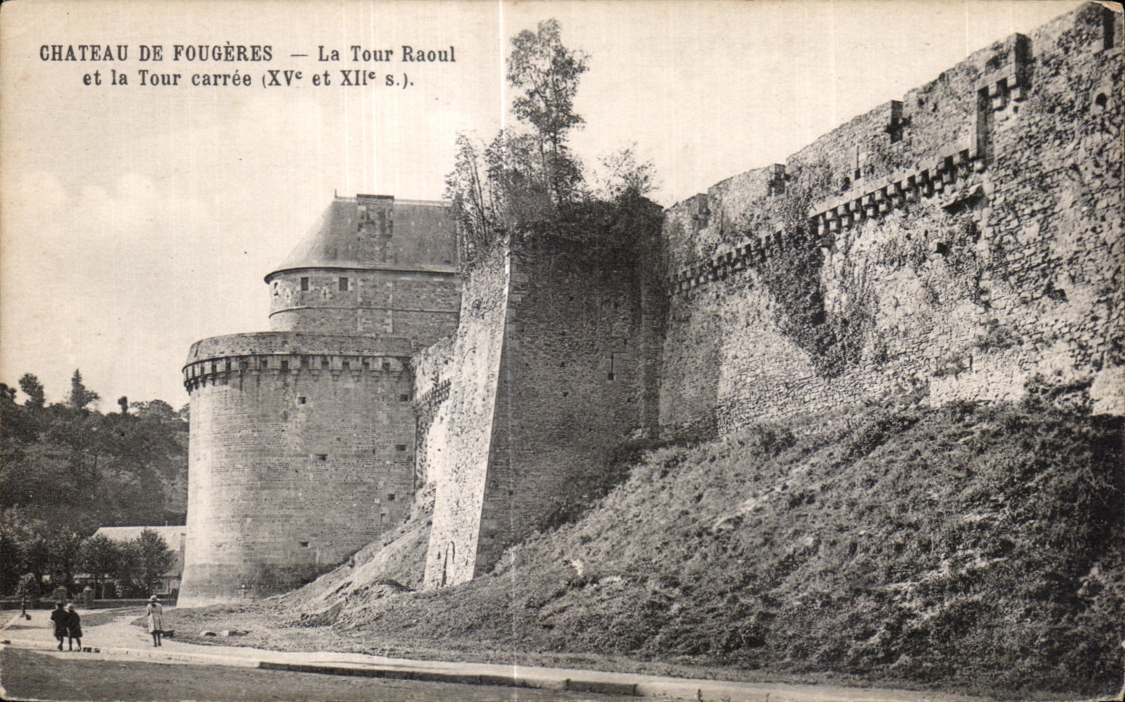 CPA Chateau De Fougeres La Tour raoul et la Tour carree