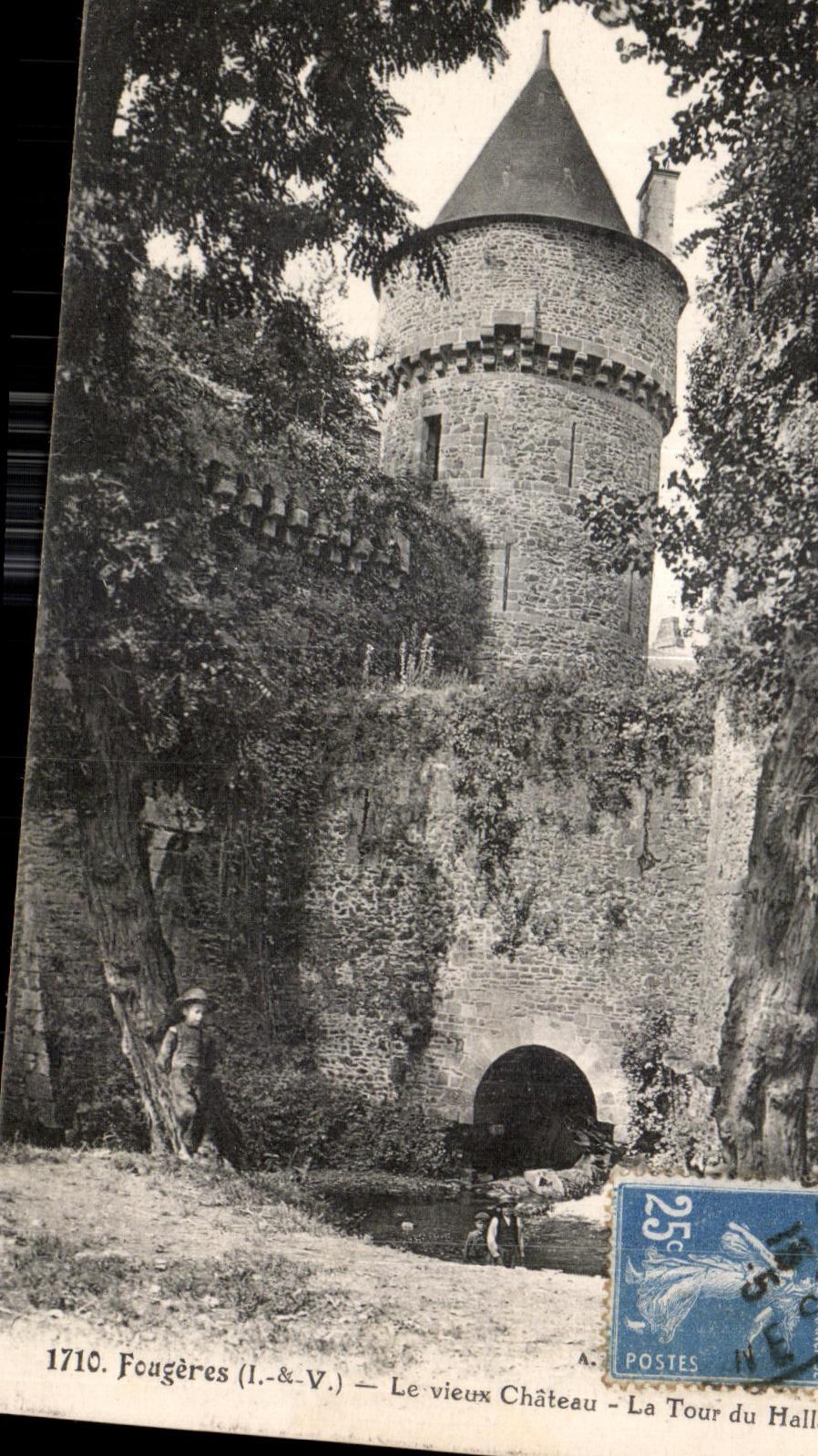 CPA Fougeres Le Vieux Chateau La Tour du Hall Enfants