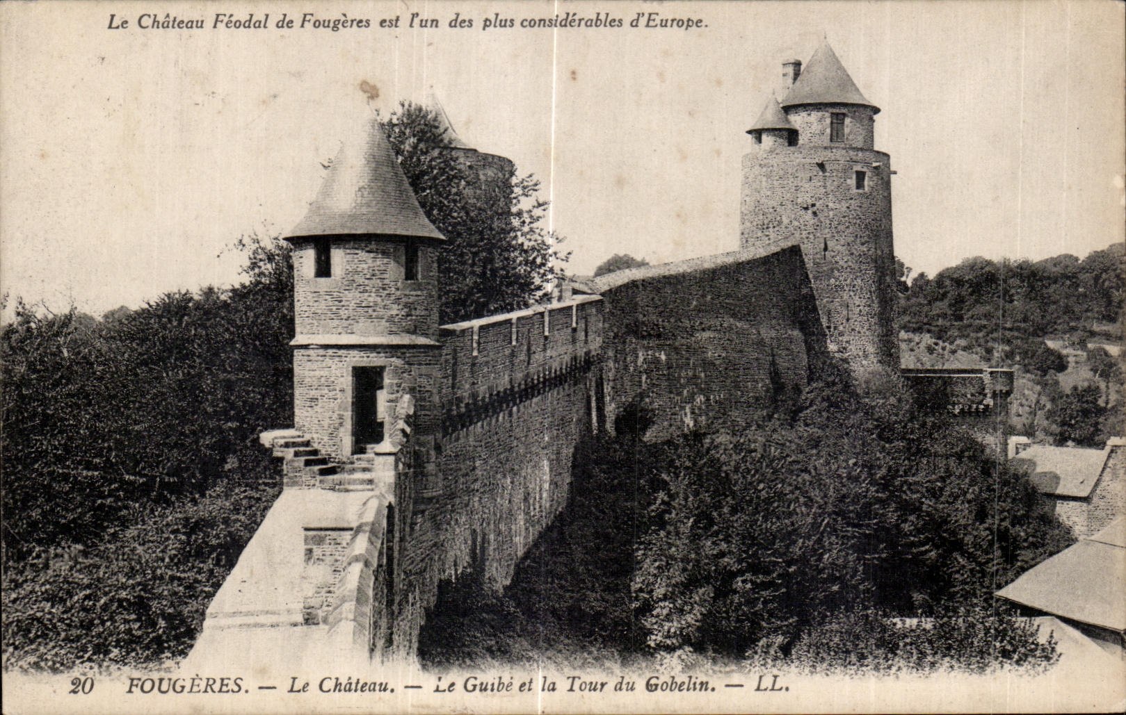 CPA Fougeres Le Chateau Le Guide et la Tour du Gobelin