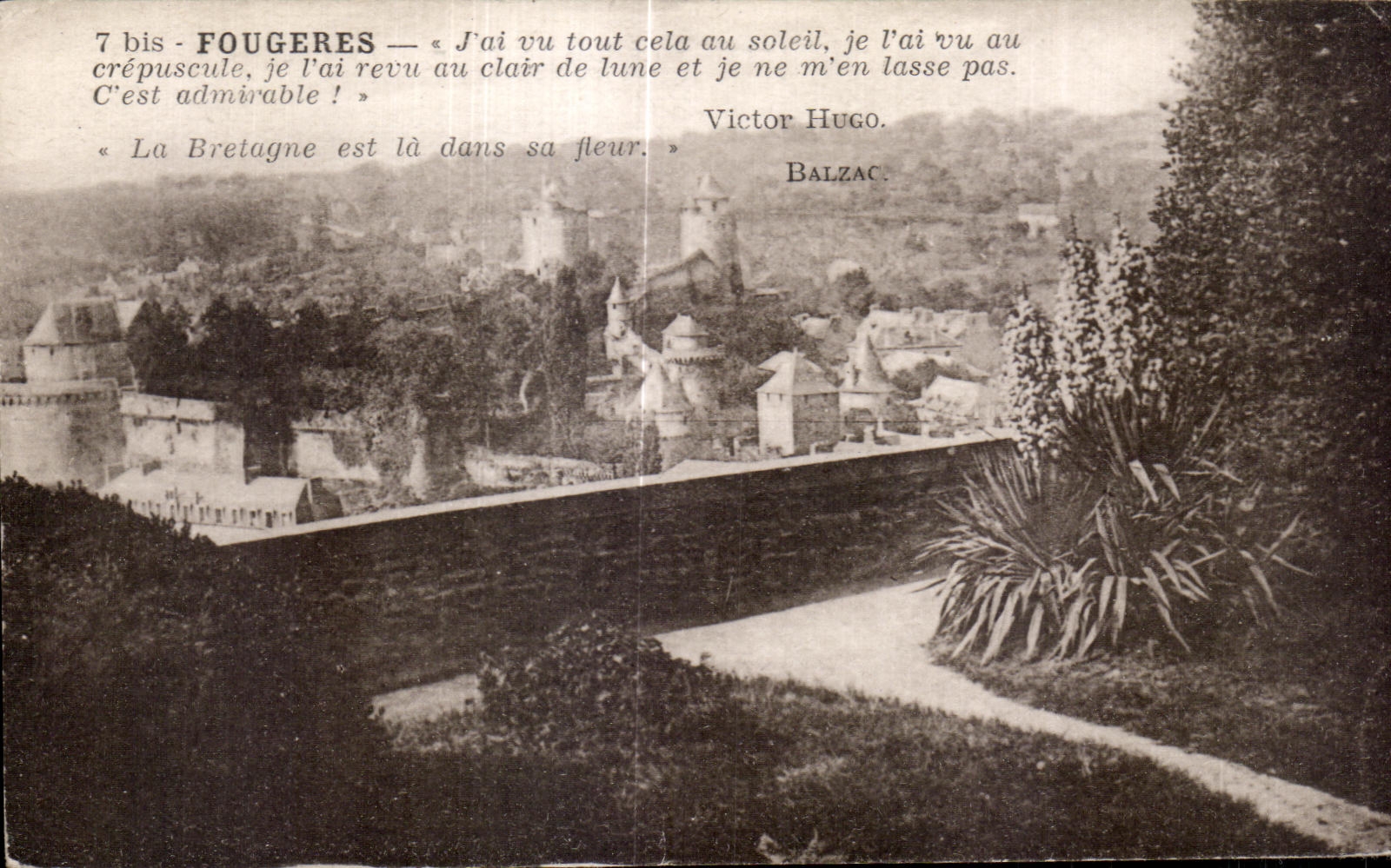 CPA Fougeres J ai Vu tout cela au Soleil je l ai vu au crepusule je vai revu au clair de lune et je ne m en