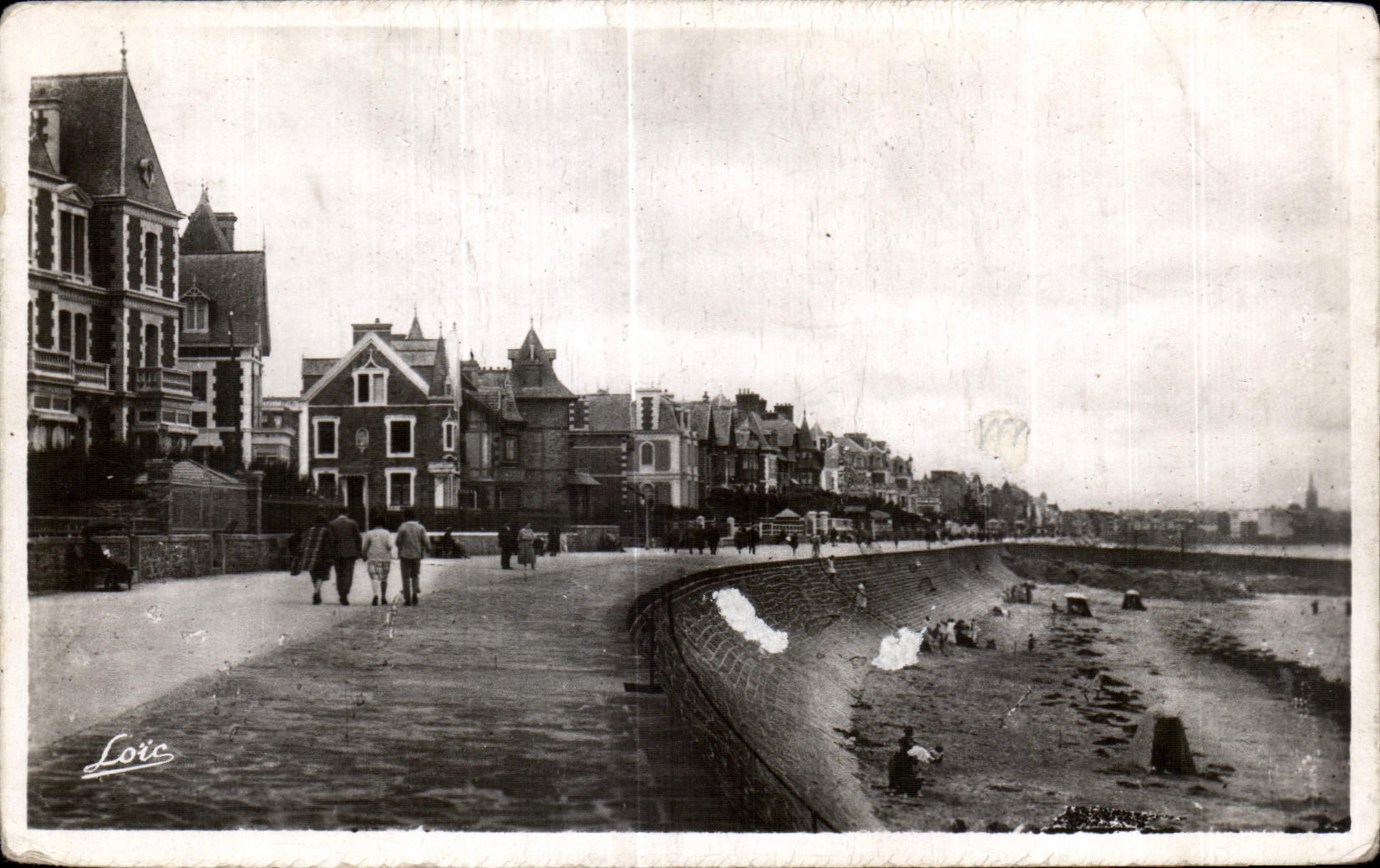 CPA Parame Cote d Emeraude La Digue Au loin Saint Malo