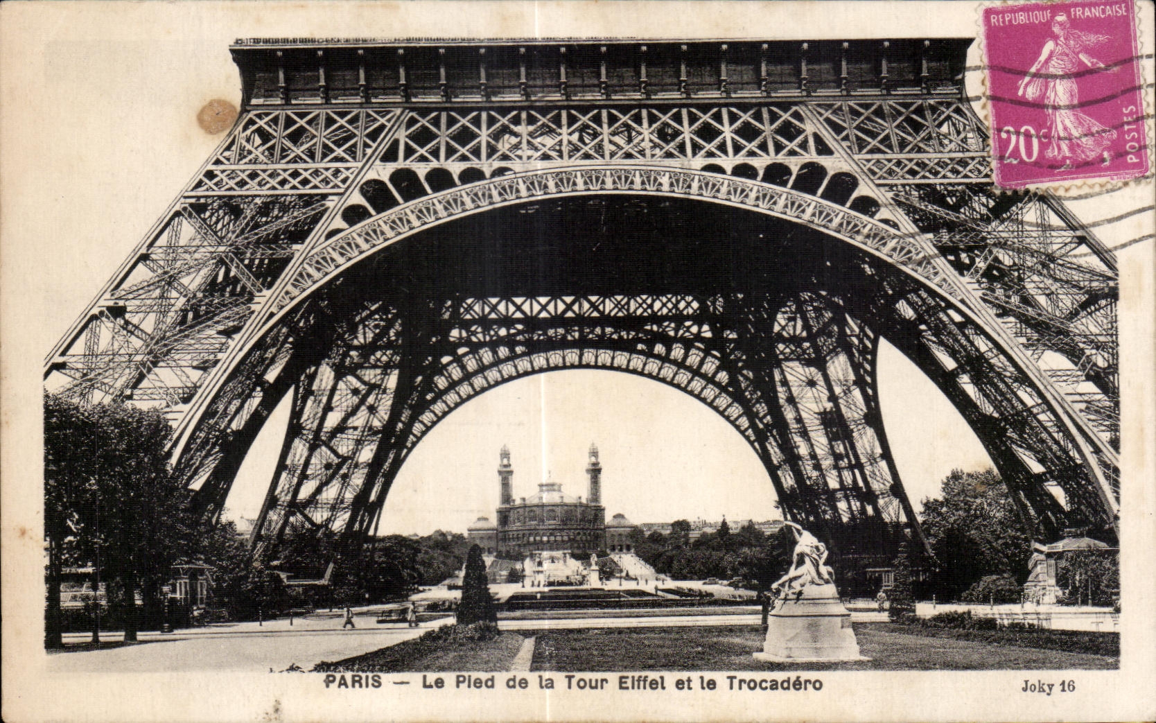 CPA Paris Pled of the Elffel Tower and Trocadero