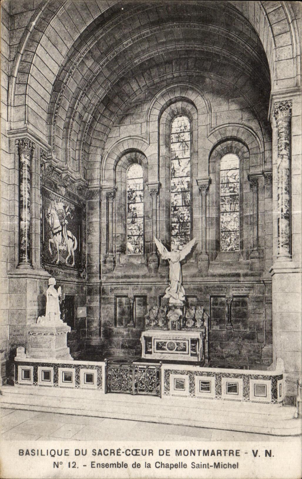 CPA Basilica of the Sacring Heart of Montmartre Together of the Vault Saint Michel