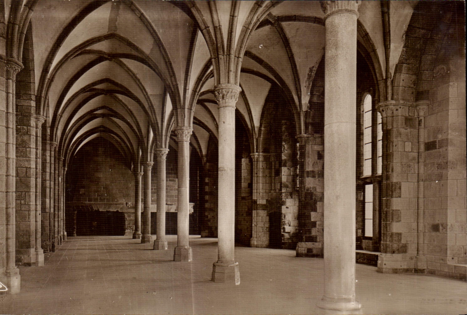 CPA Mont St Michel Salie des Hotes