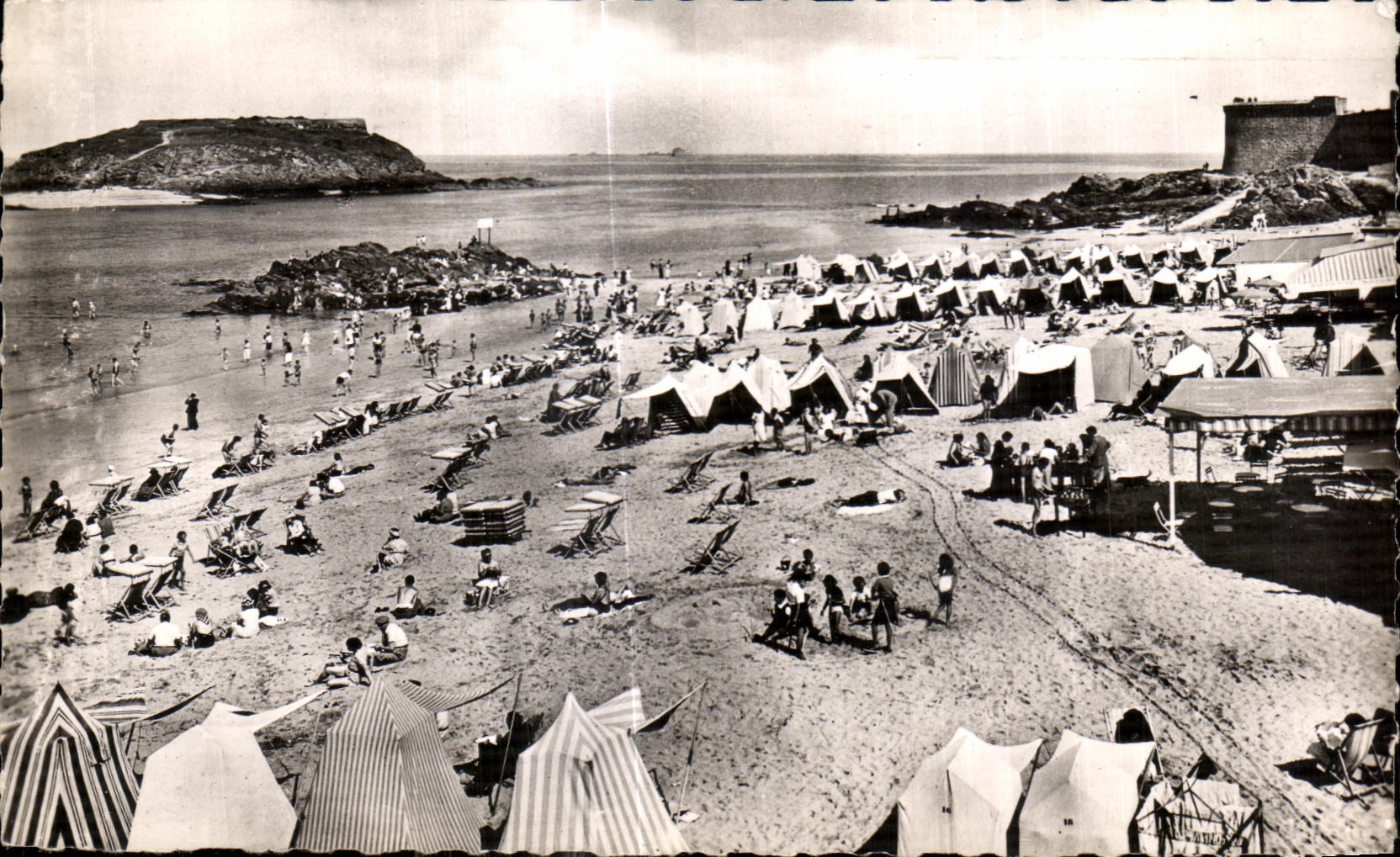 CPA In Brittany Saint Malo the flage of Good Help