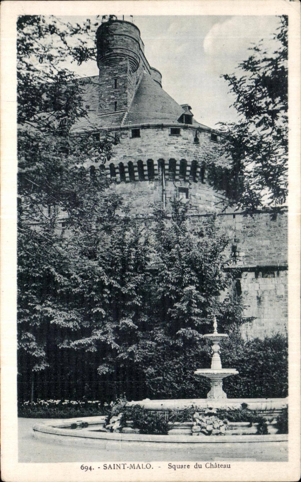 CPA Saint Malo Public garden of the Castle