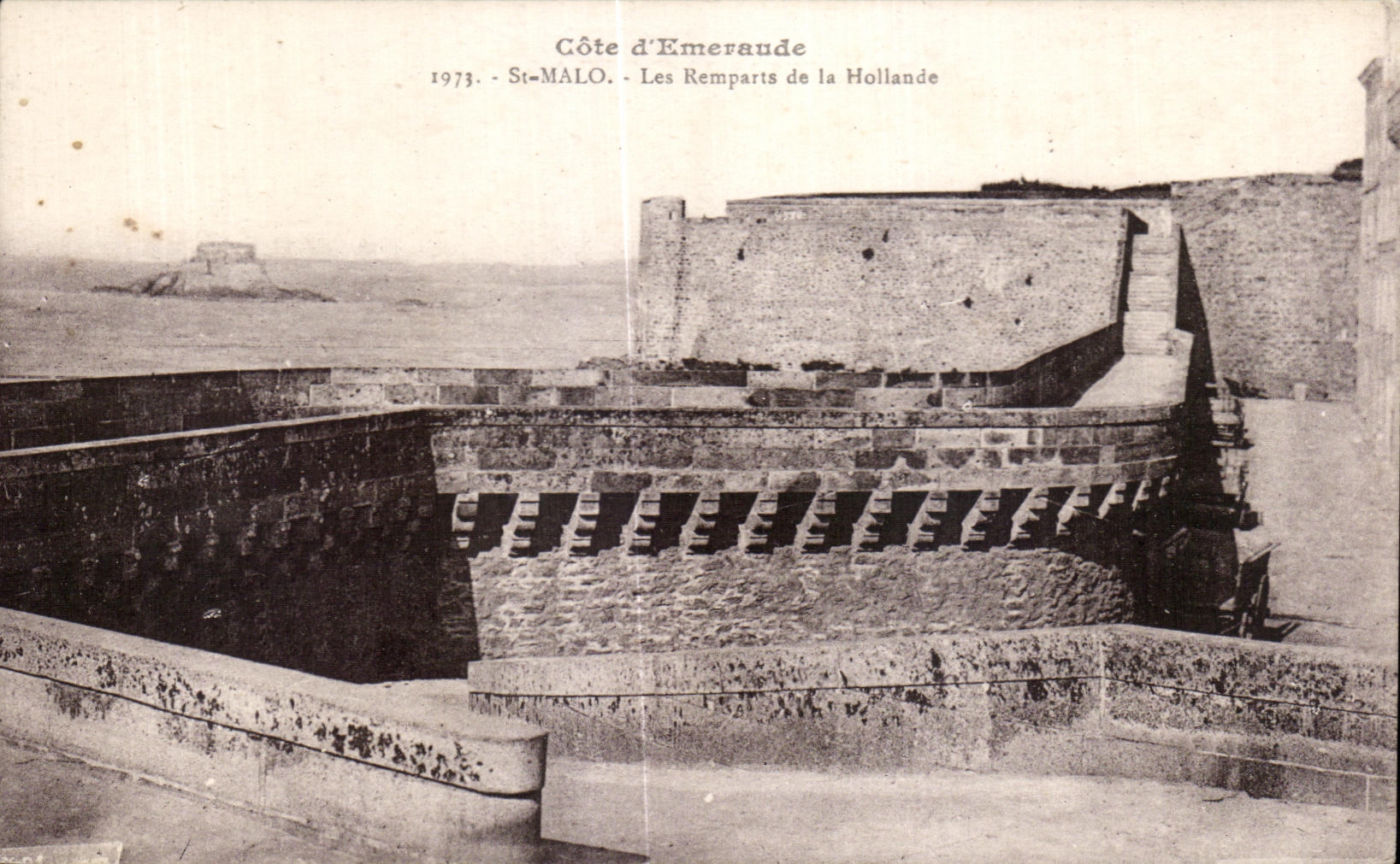 CPA Dimensions Emeraude St Malo the Walls of Holiande