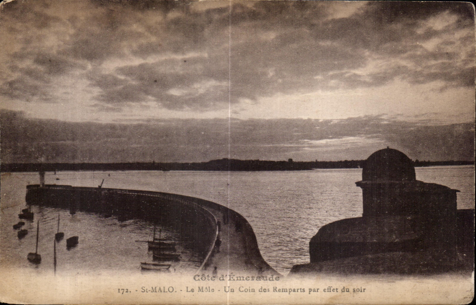 CPA St Malo the Mole a Corner of the Walls by effect of the evening