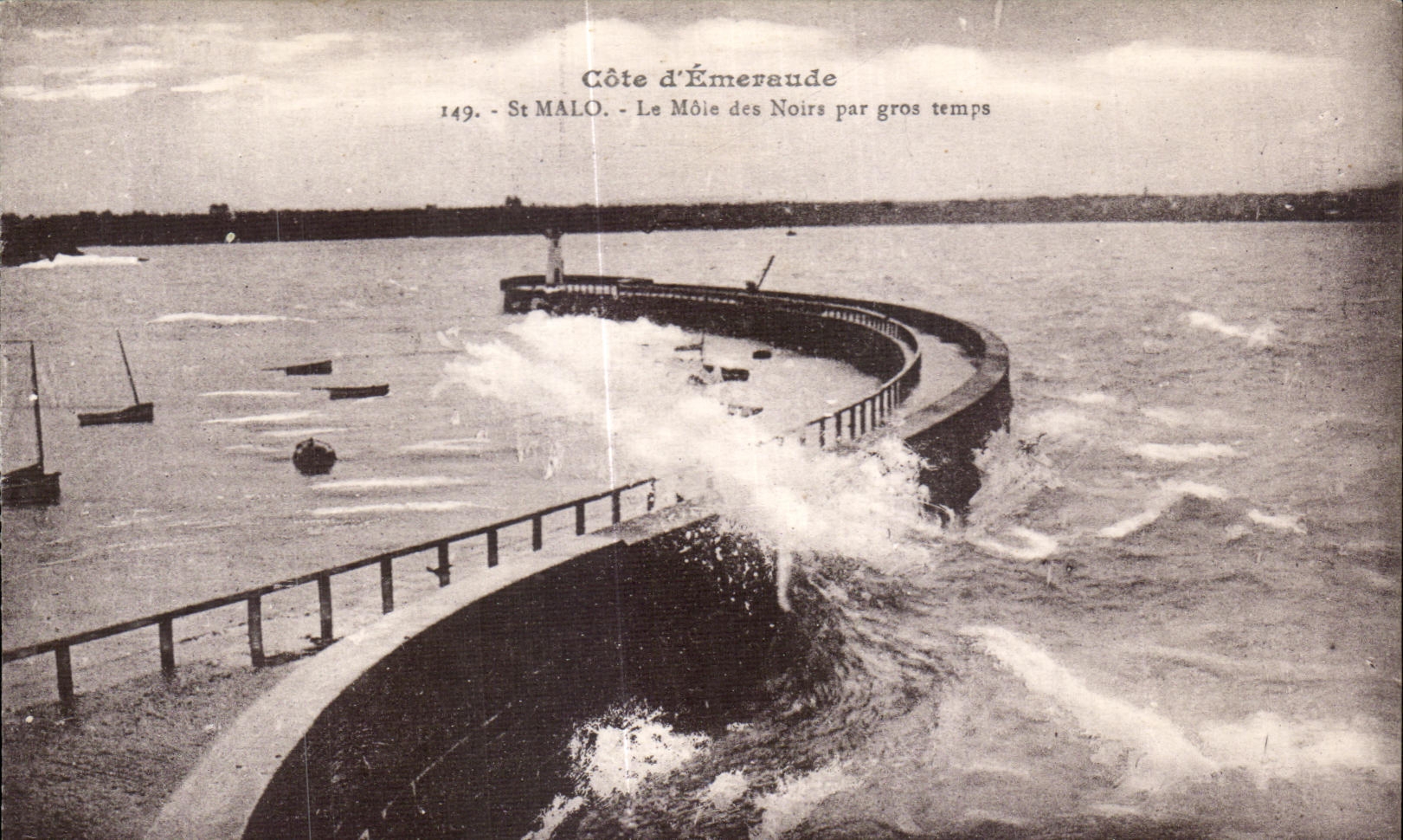 CPA St Malo the Mole of Npira by heavy weather