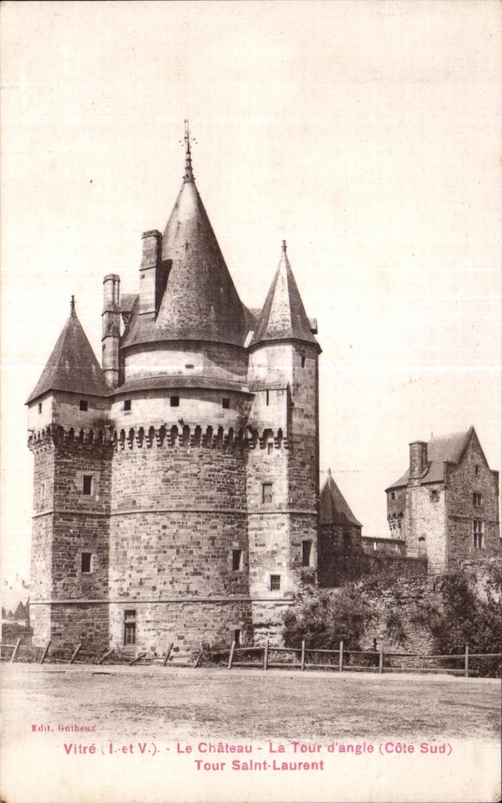 CPA Vitre Le Chateau Le Tour d angle Tour Saint Laurent