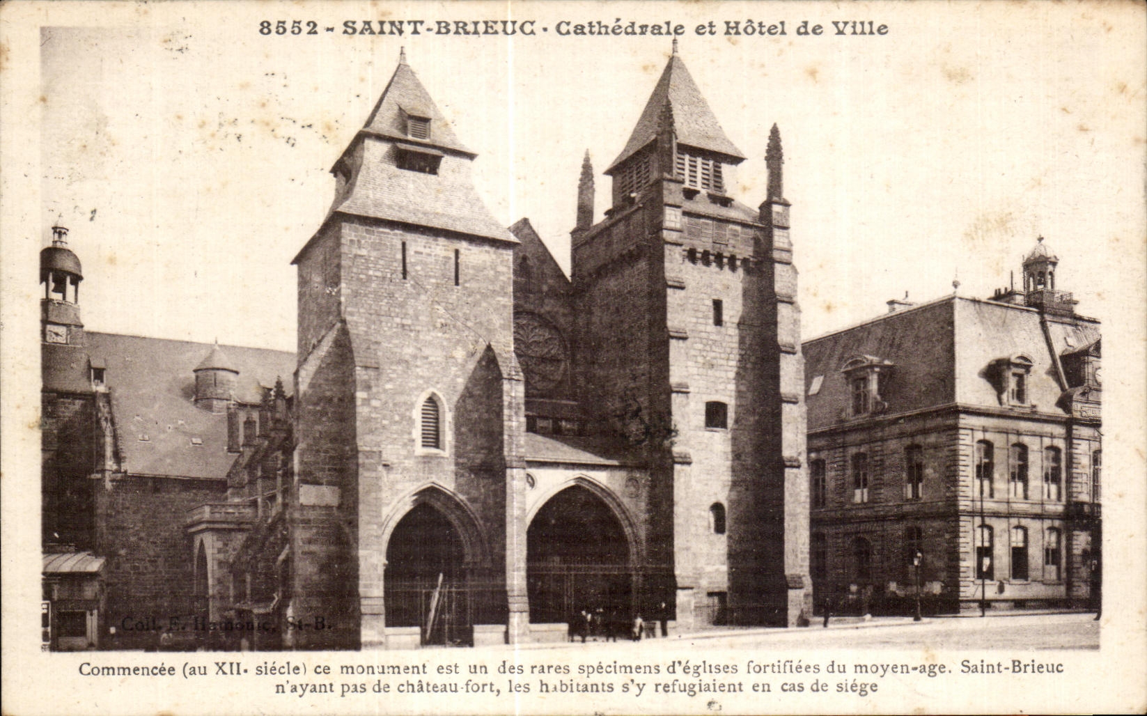 CPA Saint Brieuc Cathedrale et hotel de Ville