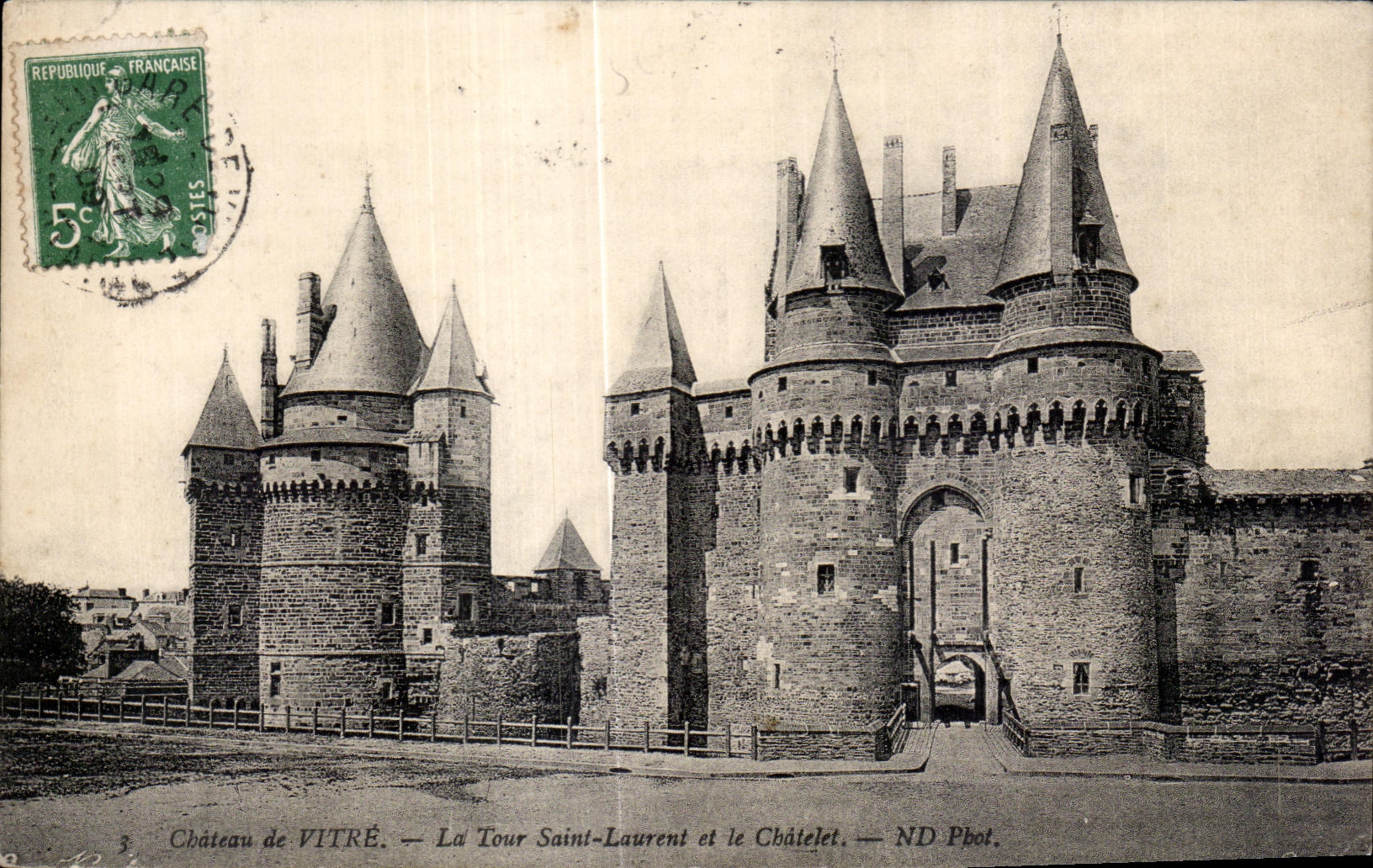 CPA Vitre La TOur Saint Laurent et la Cbatelet