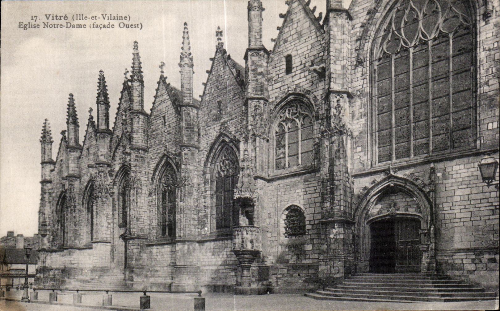 CPA esmalta (Ille y Vilaine) la fachada de Notre Dame de la iglesia occidental