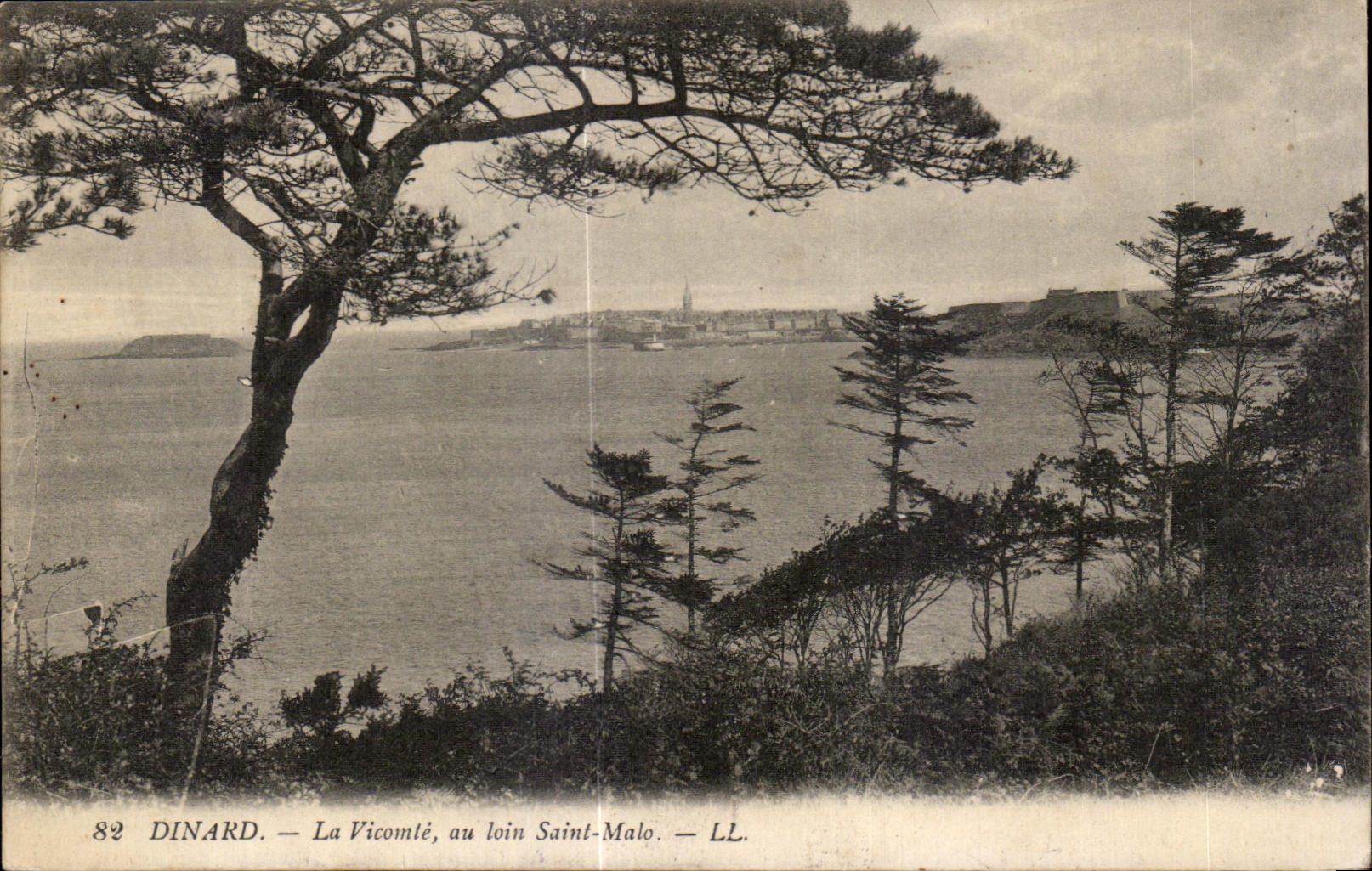 CPA Dinard La Vicomte au loin Saint Malo