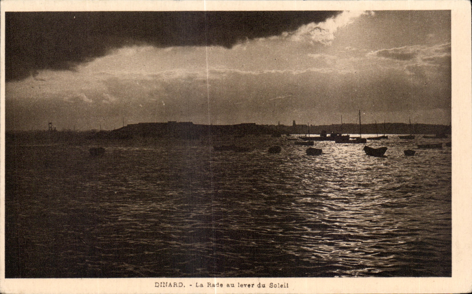 CPA Dinard La Rade au Lever du Soleil