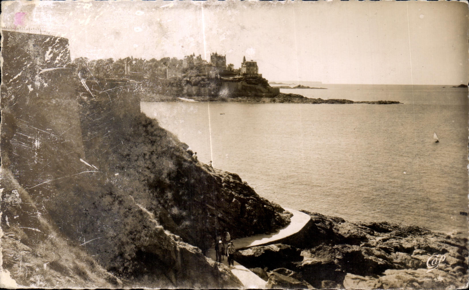 CPA Dinard La Promenadea la Pointe du Moulinet